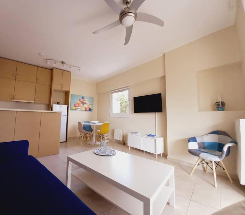 Appartement Blue -Spacious 1Bdr Corner Flat/Balcony/View à Athènes Extérieur photo